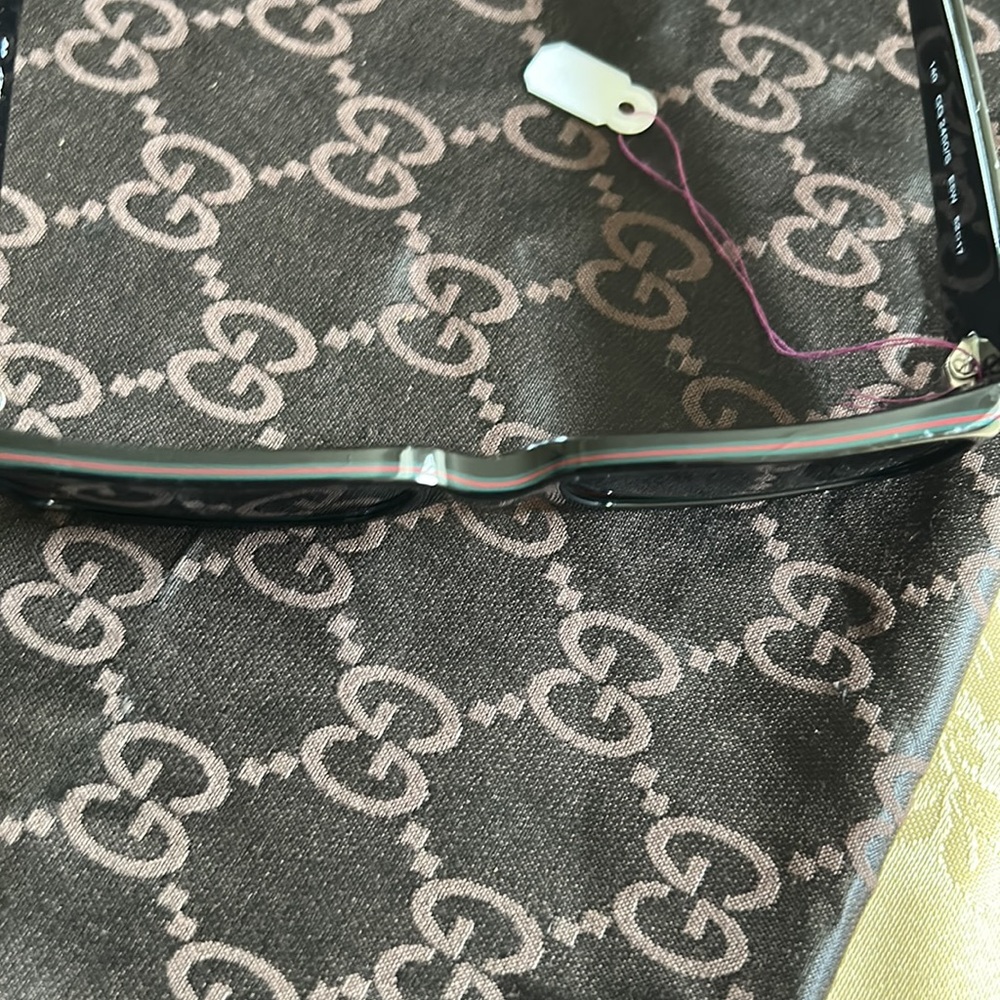 Gucci Sunglasses.. Rare… Vintage…Authentic..Red and Green Stripe around lenses - Picture 7 of 7
